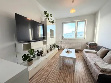 Na predaj 3-izbový byt, 69 m², Prievidza