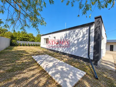 Na prenájom komerčné, 55 m², Čaňa, Železničná