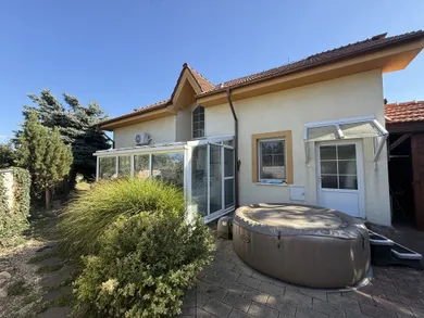 Na predaj 5-izbový dom, 389 m², Zlaté Moravce, Martinský Breh