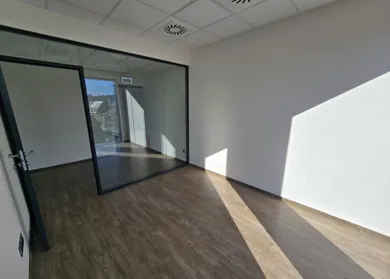 Na prenájom komerčné, 98 m², Košice-Kavečany, Námestie osloboditeľov