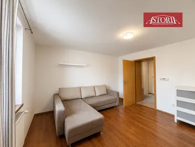 Na prenájom 2-izbový byt, 54 m², Martin, Jesenského