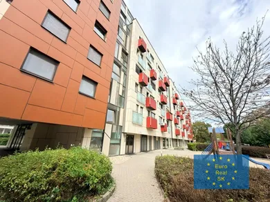 Mieszkania na wynajem, 1-pokojowe, Košice-Juh · €680