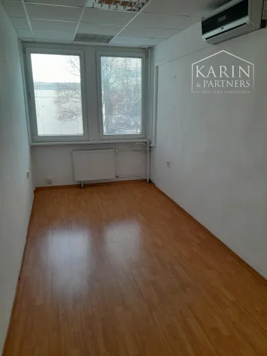 Na prenájom komerčné v Bratislava-Nové Mesto · €144 · Čiastočná rekonštrukcia