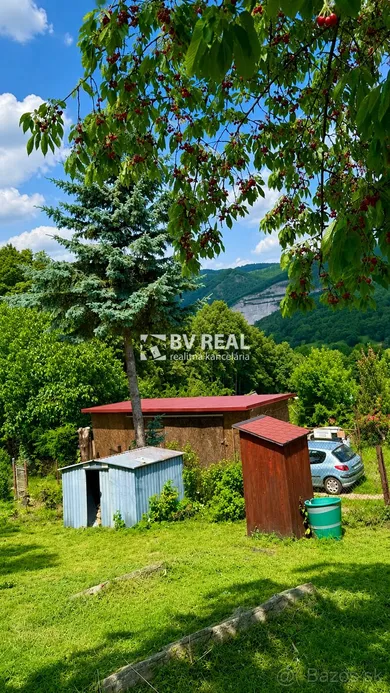 Na predaj pozemok, Handlová