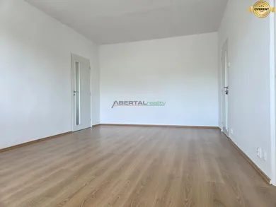 Na predaj 2-izbový byt, 53 m², Bratislava-Nové Mesto, Sibírska