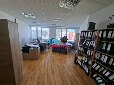 Na prenájom objekt, 37 m², Trenčín, Soblahovská