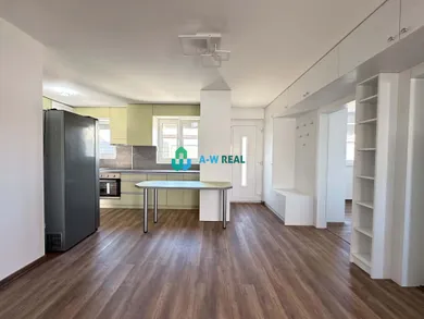 Na predaj 4-izbový dom, 60 m², Mad