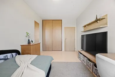 Na predaj 4-izbový byt, 93 m², Bratislava-Dúbravka, Nejedlého