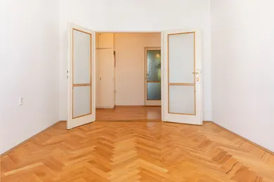 Na predaj 3-izbový byt, 76 m², Piešťany, Royova