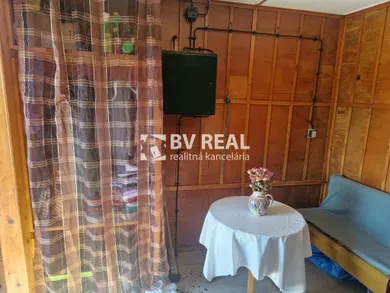 Na predaj rekreačný dom, 304 m², Prievidza, -