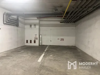 Na prenájom objekt, 12 m², Bratislava-Staré Mesto, Zámocká