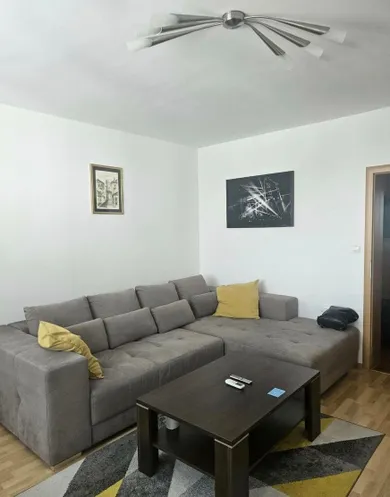 Mieszkania na wynajem, 2-pokojowe, Bratislava-Vrakuňa · €570