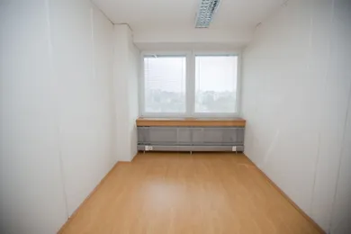 Na prenájom komerčné, 13 m², Bratislava-Ružinov, Drieňová