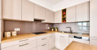 Na predaj 6-izbový dom, 408 m², Ivanka pri Dunaji, Pri jazere