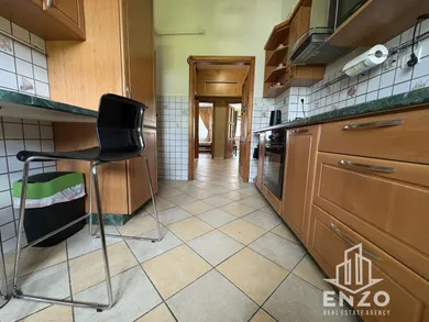Na prenájom 2-izbový byt, 80 m², Bratislava-Staré Mesto, Obchodná