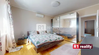 Na predaj 6-izbový dom, 228 m², Sokolovce