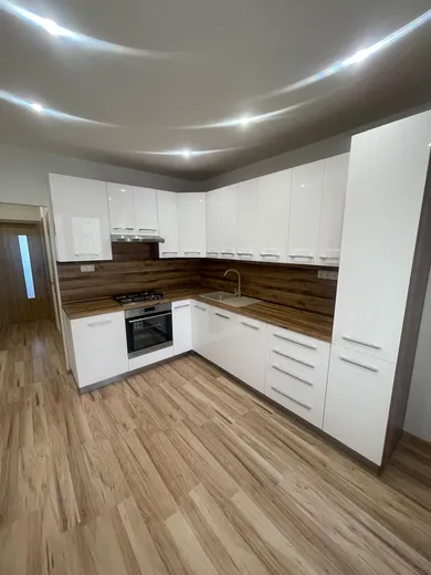 Mieszkania na sprzedaż, 3-pokojowe, Prievidza · €149 000