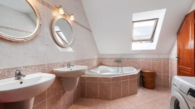 Na predaj dom, 476 m², Bratislava-Vrakuňa, Malodunajská