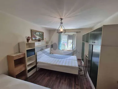 Na prenájom 2-izbový byt, 58 m², Komárno, Ul. E. B. Lukáča