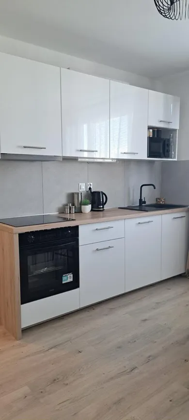 Mieszkania na wynajem, 2-pokojowe, Bratislava-Petržalka · €580