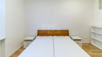 Na prenájom 2-izbový byt, 47 m², Bratislava-Staré Mesto, Ľadová