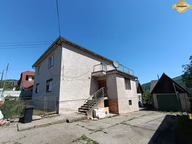 Domy na sprzedaż, 4-pokojowe, Nová Baňa · €160 000