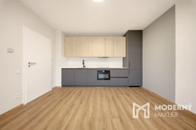 Na predaj 2-izbový byt, 61 m², Komárno, Parná ul.