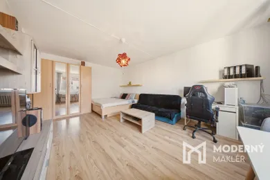 Na predaj 1-izbový byt, 40 m², Bratislava-Dúbravka, Saratovská ulica