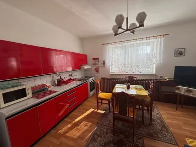 Na predaj 4-izbový dom, 200 m², Bytča