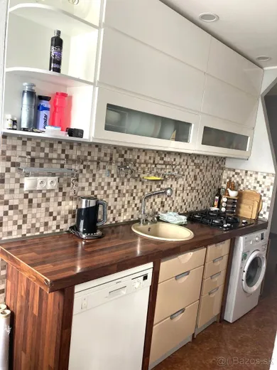 Na prenájom 2-izbový byt, 60 m², Michalovce, Masarykova
