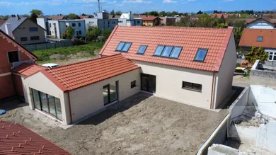 Domy na sprzedaż, Bratislava-Rusovce · €660 000