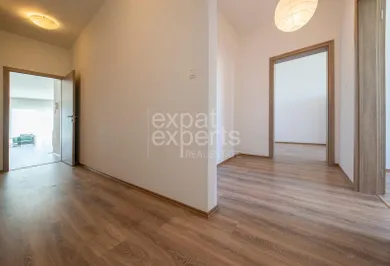 Na prenájom 4-izbový byt, 110 m², Bratislava-Nové Mesto, Pod Vtáčnikom