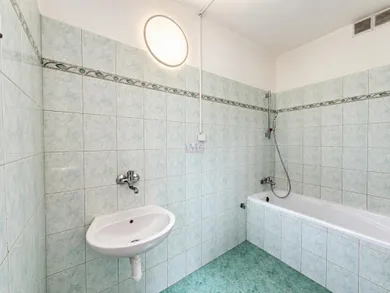 Na predaj 2-izbový byt, 50 m², Žarnovica