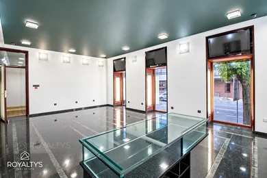 Na prenájom komerčné, 46 m², Bratislava-Staré Mesto, Námestie 1. mája