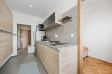 Na predaj 2-izbový byt, 43 m², Bratislava-Ružinov, Radarová