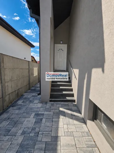 Na predaj 5-izbový dom, 178 m², Šamorín, Hlavná