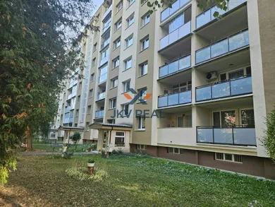 Mieszkania na wynajem, 3-pokojowe, Prešov · €750