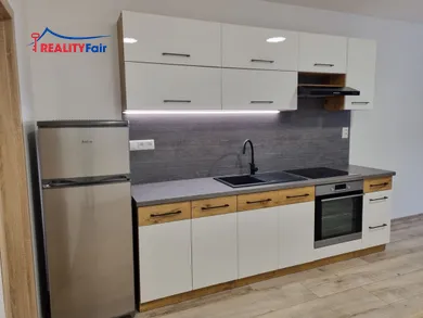 Квартири в оренду, 2-кімнатні, Banská Bystrica · €625