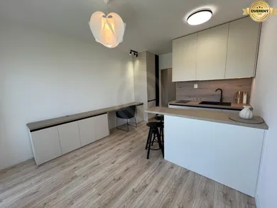 Na predaj 1-izbový byt, 23 m², Bratislava-Staré Mesto, Krížna