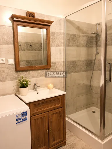 Na predaj 2-izbový byt, 65 m², Nitra, Jurkovičova