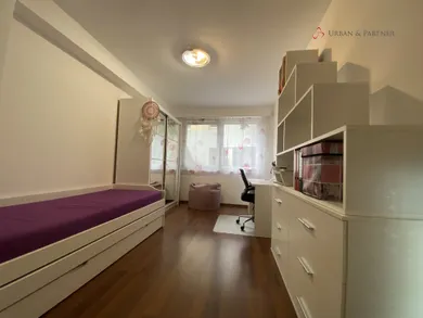 Na prenájom 3-izbový byt, 94 m², Bratislava-Nové Mesto, Na pažiti
