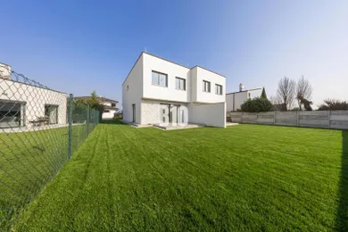 Domy na sprzedaż, Senec · €299 000