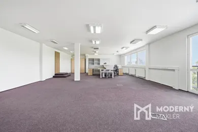 Na prenájom objekt, 108 m², Trnava, Zavarská