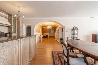 Na predaj 4-izbový byt, 175 m², Bratislava-Staré Mesto