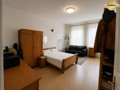 Na predaj 6-izbový dom, 185 m², Malinovo