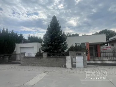 Будинки на продаж, 3-кімнатні, Chorvátsky Grob · €460 000