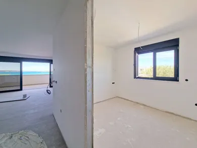 Na predaj 3-izbový byt, 70 m²