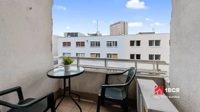 Na prenájom 2-izbový byt, 73 m², Bratislava-Staré Mesto, Dunajská