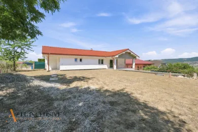Na predaj dom, 161 m², Nitra, Poľná