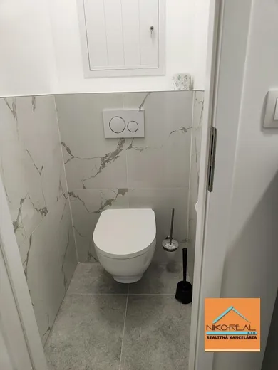 Na prenájom 3-izbový byt, 60 m², Bratislava-Ružinov, Muškátová